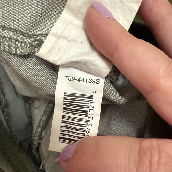 Thyme Maternity Green Leggings Comfortable Fit - Picture 5 of 5